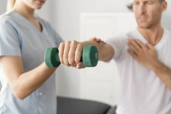 Treatment for Shoulder Pain near Ivanhoe